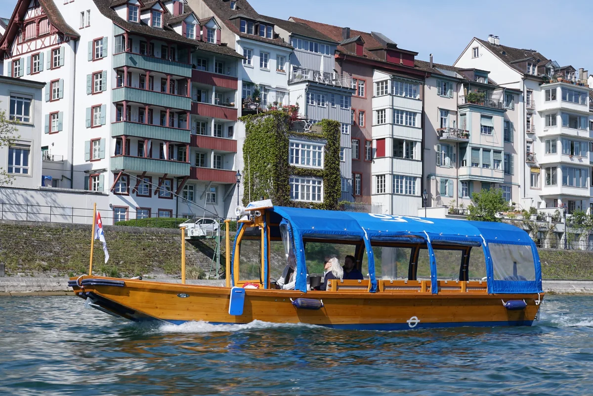 RhySprysse auf dem Rhein